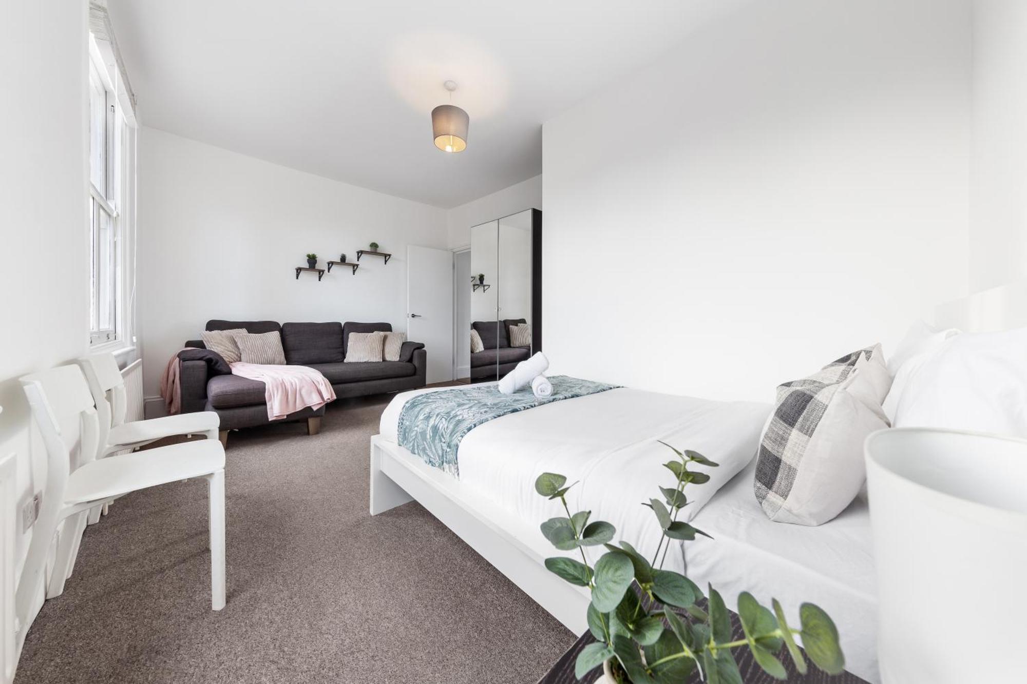 Luxury 4 Bedroom Flat With Stunning Shard View From Terrace In Central London! Next To Station, Sleeps 9 Exterior foto