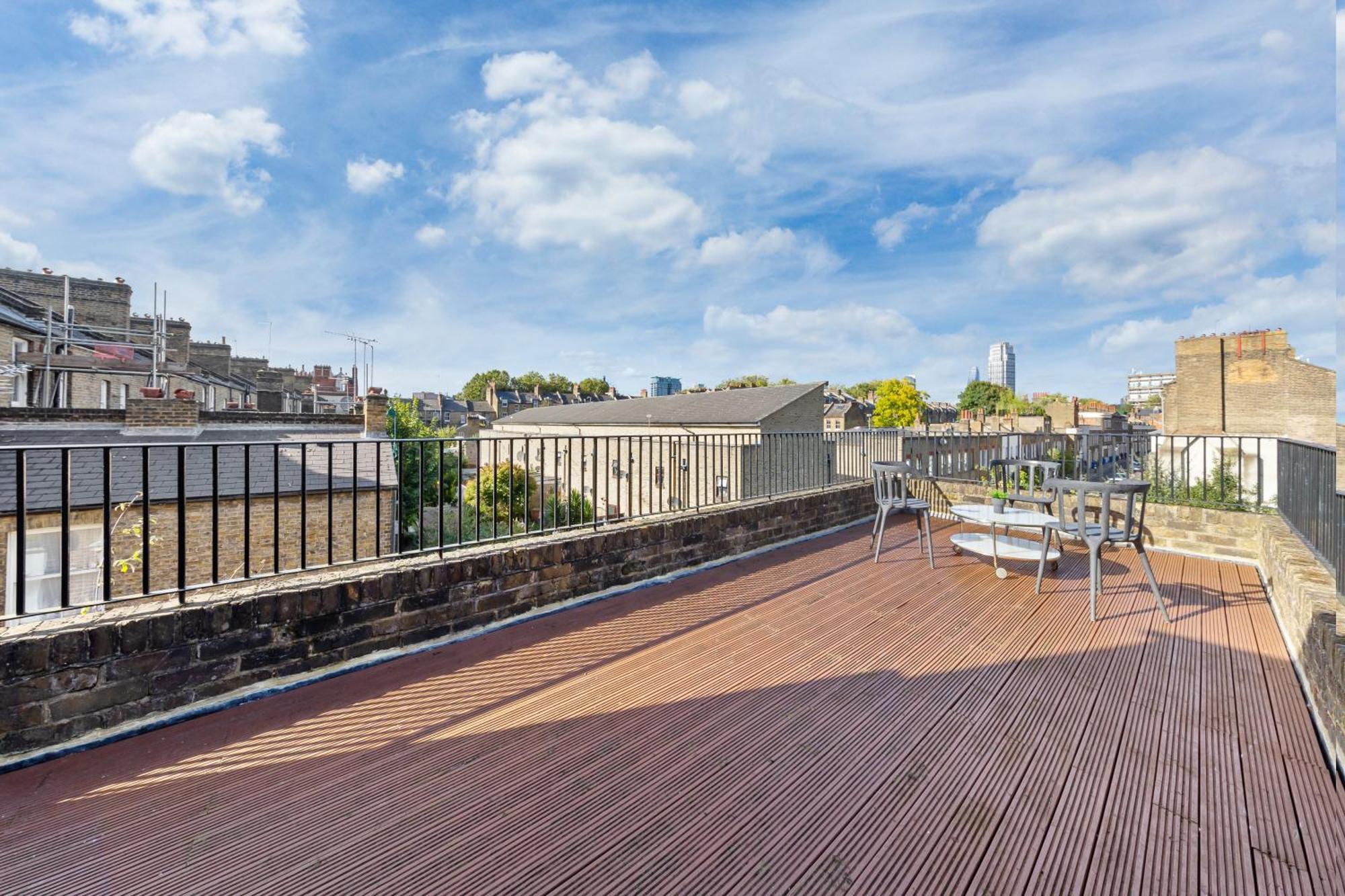 Luxury 4 Bedroom Flat With Stunning Shard View From Terrace In Central London! Next To Station, Sleeps 9 Exterior foto