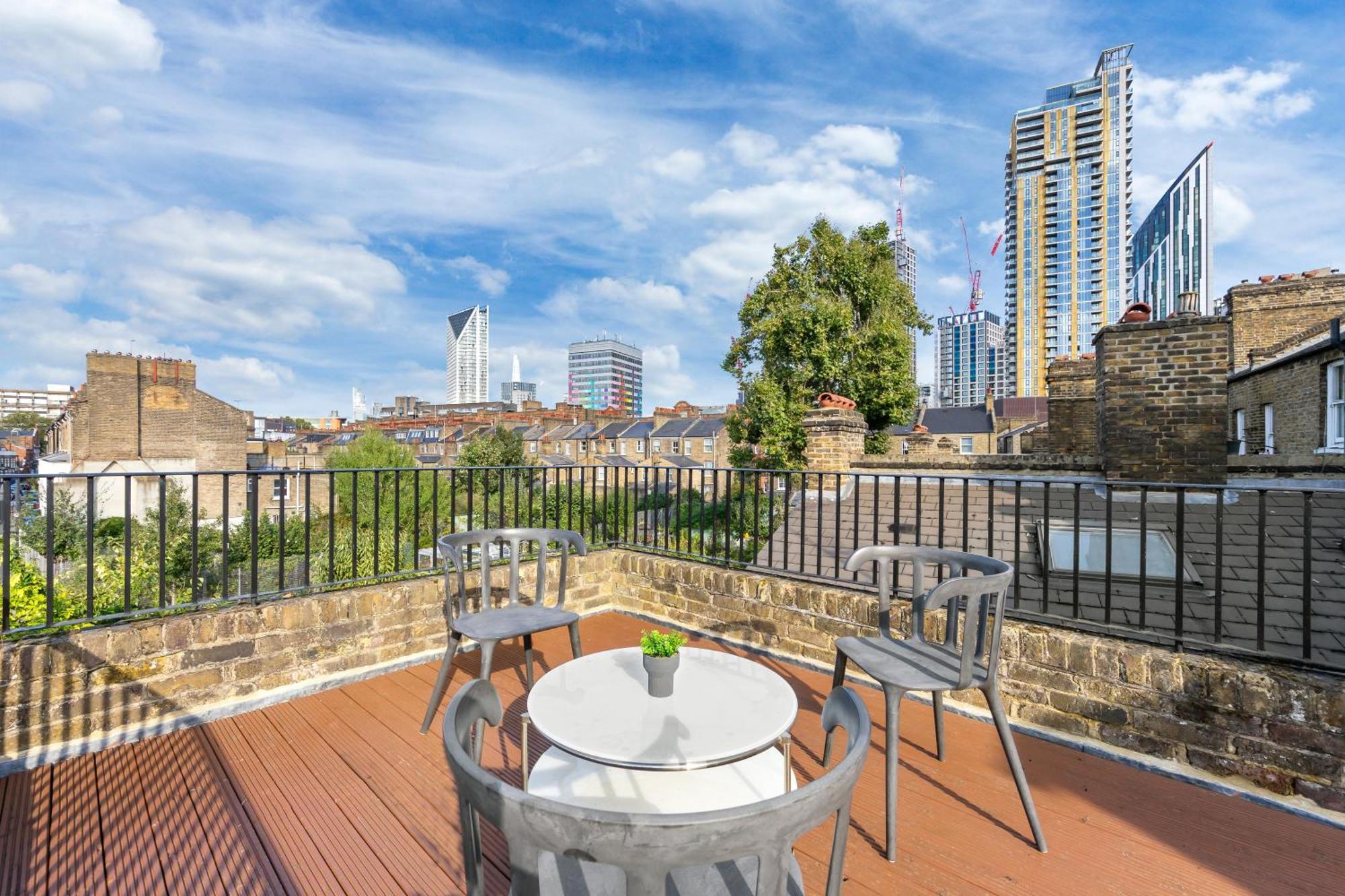Luxury 4 Bedroom Flat With Stunning Shard View From Terrace In Central London! Next To Station, Sleeps 9 Exterior foto