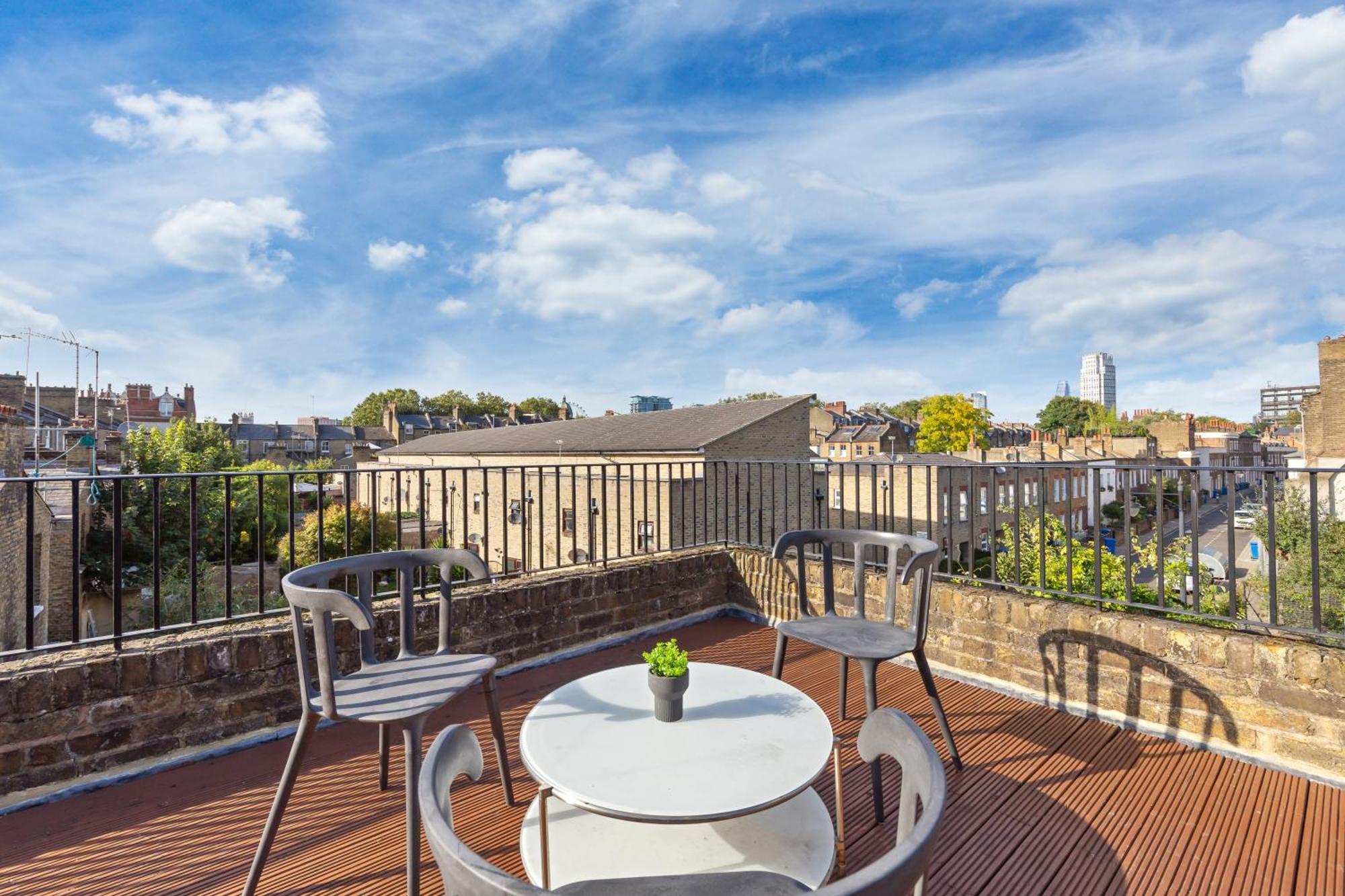Luxury 4 Bedroom Flat With Stunning Shard View From Terrace In Central London! Next To Station, Sleeps 9 Exterior foto