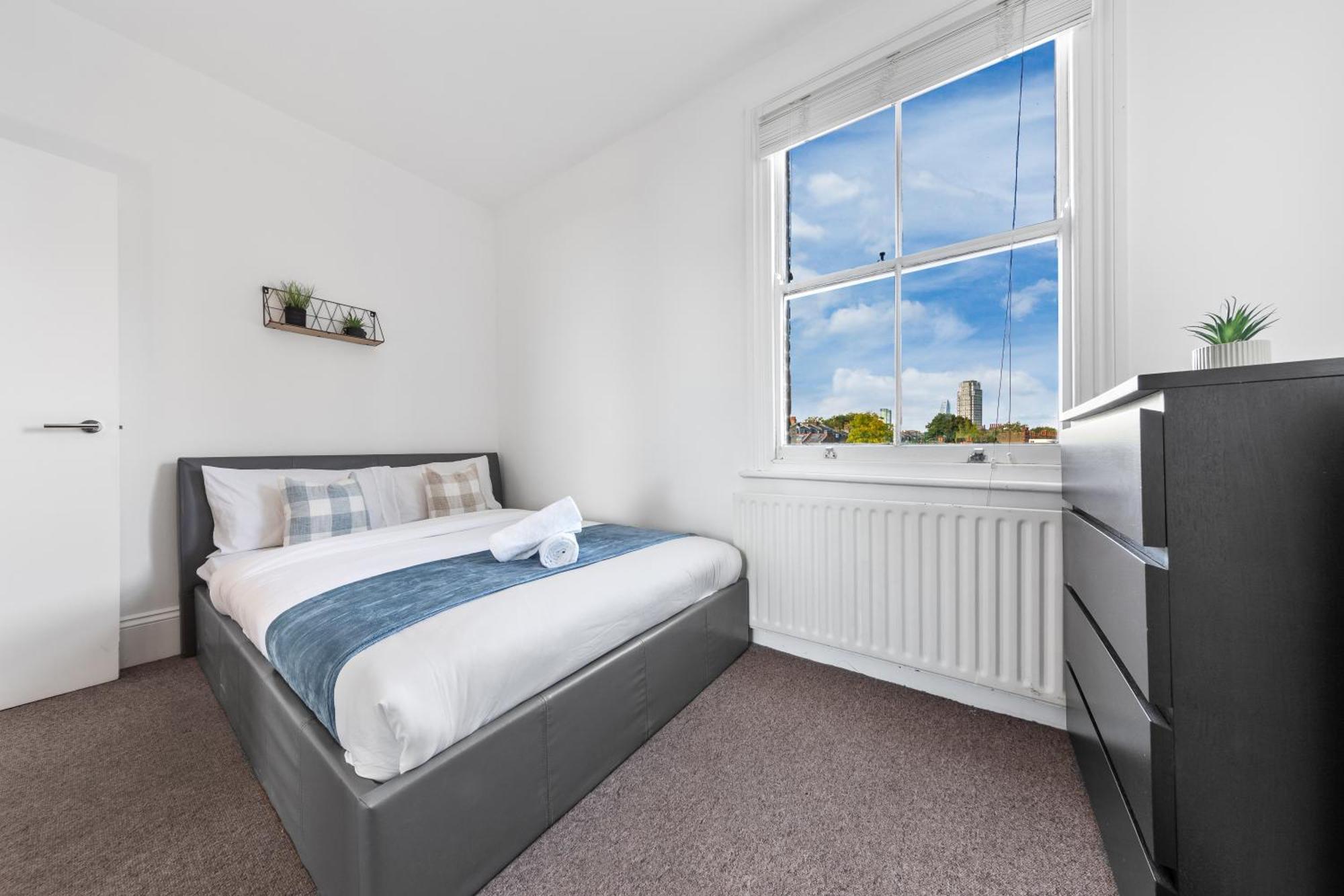 Luxury 4 Bedroom Flat With Stunning Shard View From Terrace In Central London! Next To Station, Sleeps 9 Exterior foto