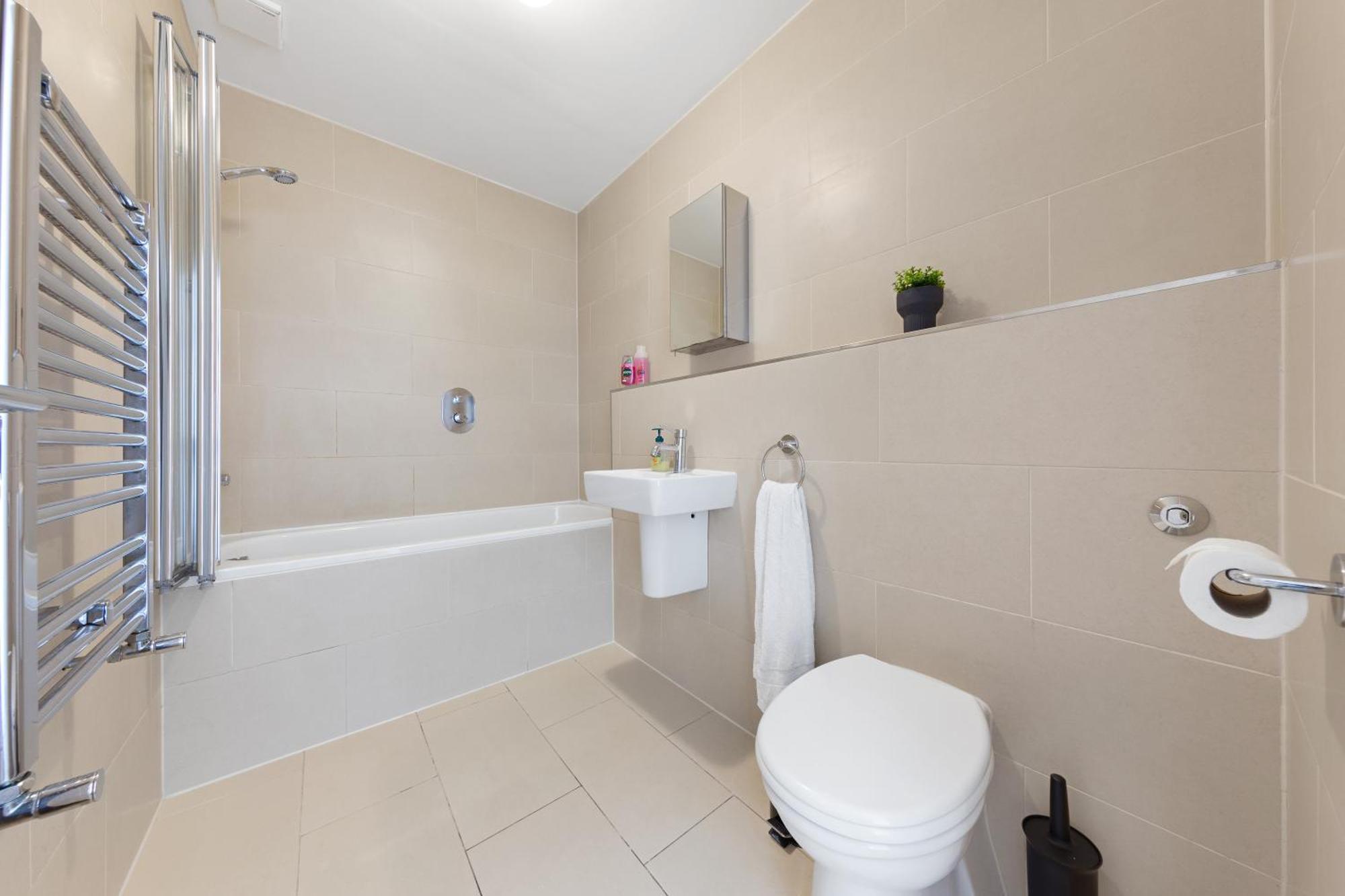 Luxury 4 Bedroom Flat With Stunning Shard View From Terrace In Central London! Next To Station, Sleeps 9 Exterior foto