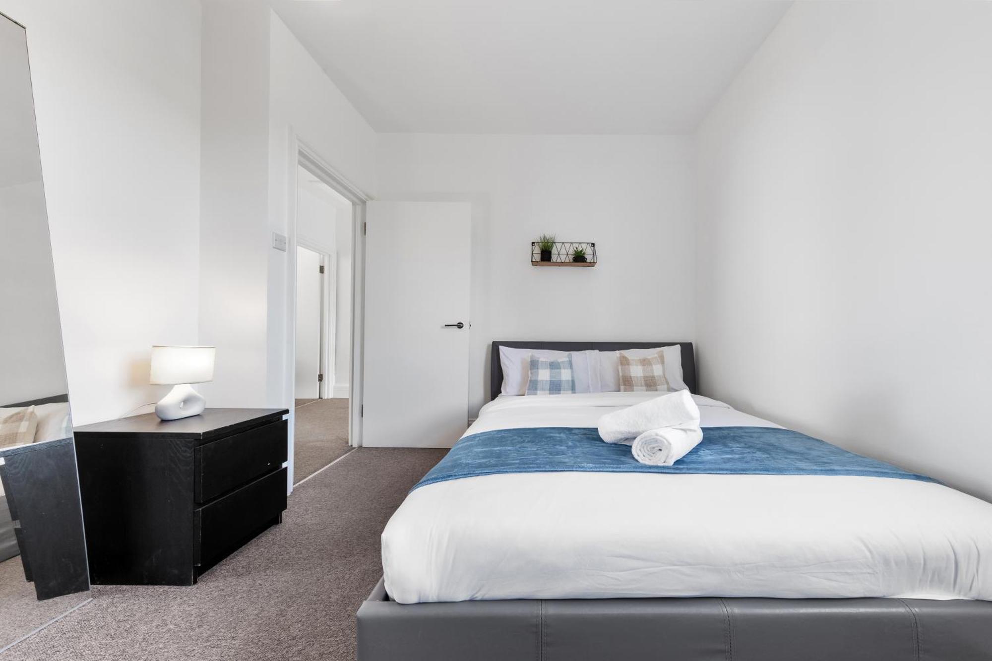 Luxury 4 Bedroom Flat With Stunning Shard View From Terrace In Central London! Next To Station, Sleeps 9 Exterior foto