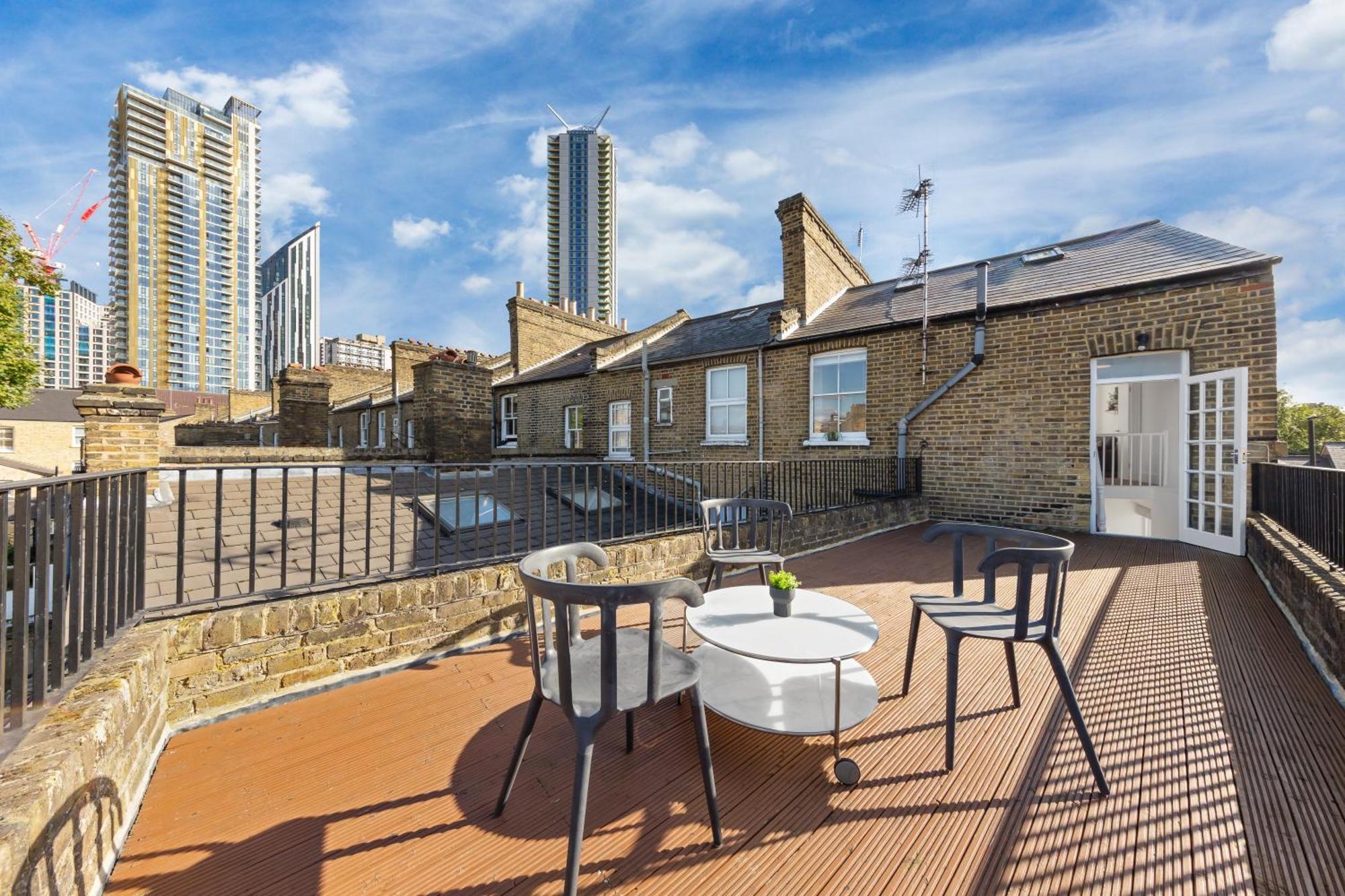 Luxury 4 Bedroom Flat With Stunning Shard View From Terrace In Central London! Next To Station, Sleeps 9 Exterior foto