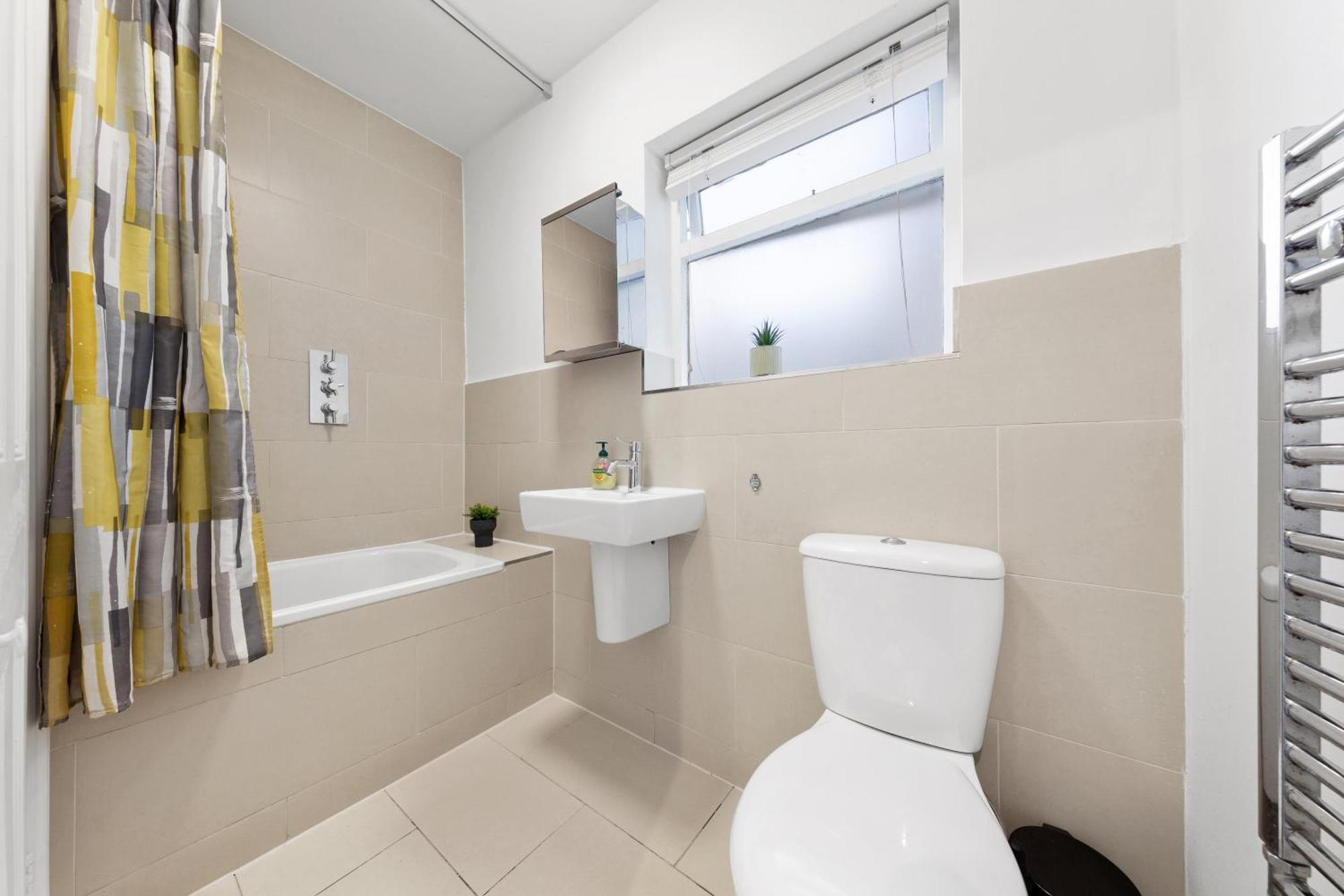 Luxury 4 Bedroom Flat With Stunning Shard View From Terrace In Central London! Next To Station, Sleeps 9 Exterior foto