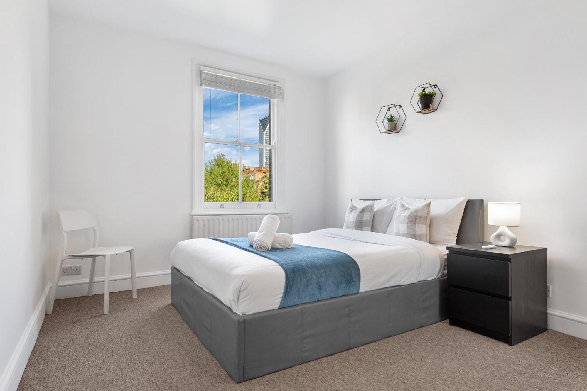 Luxury 4 Bedroom Flat With Stunning Shard View From Terrace In Central London! Next To Station, Sleeps 9 Exterior foto