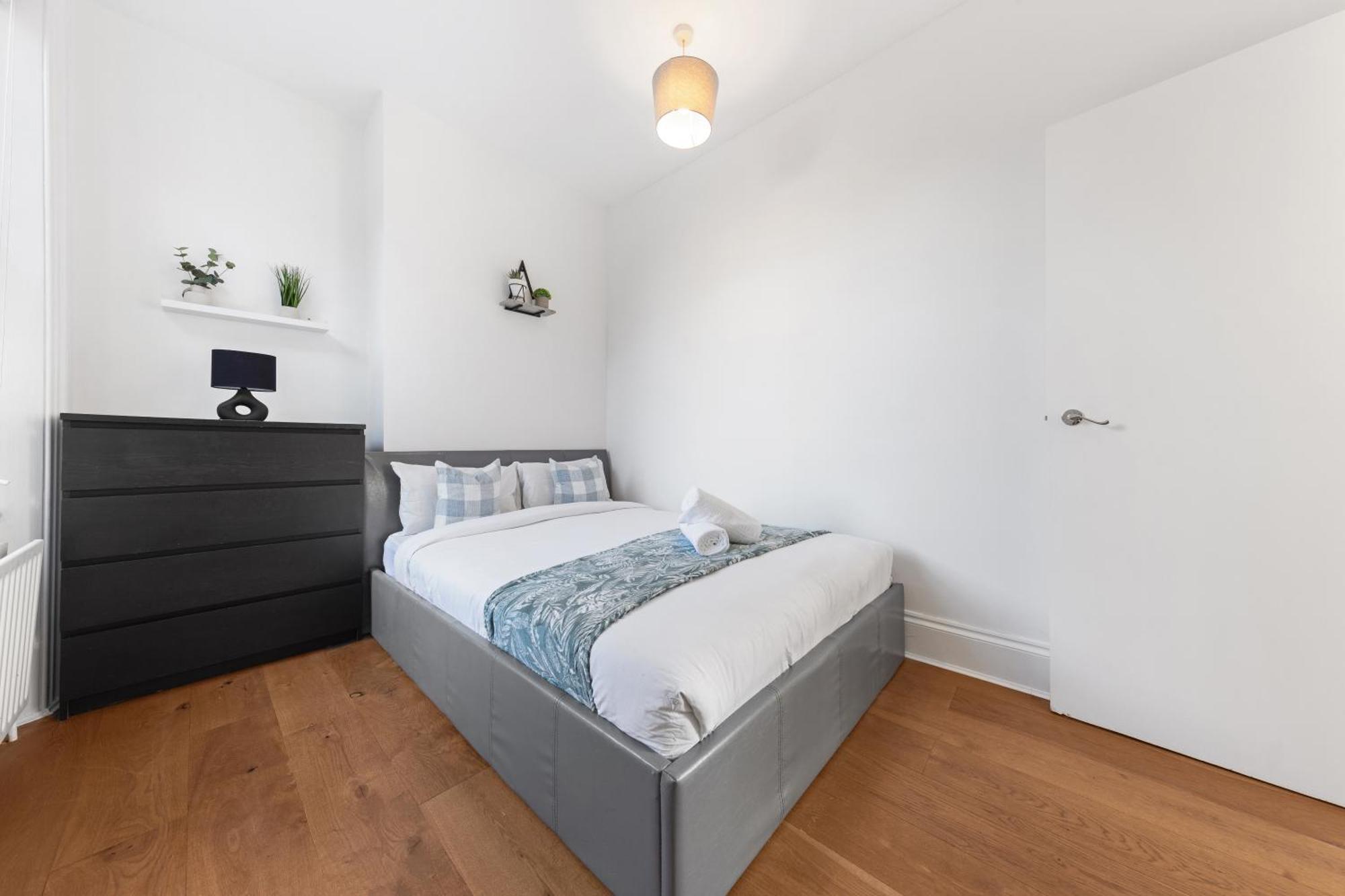 Luxury 4 Bedroom Flat With Stunning Shard View From Terrace In Central London! Next To Station, Sleeps 9 Exterior foto
