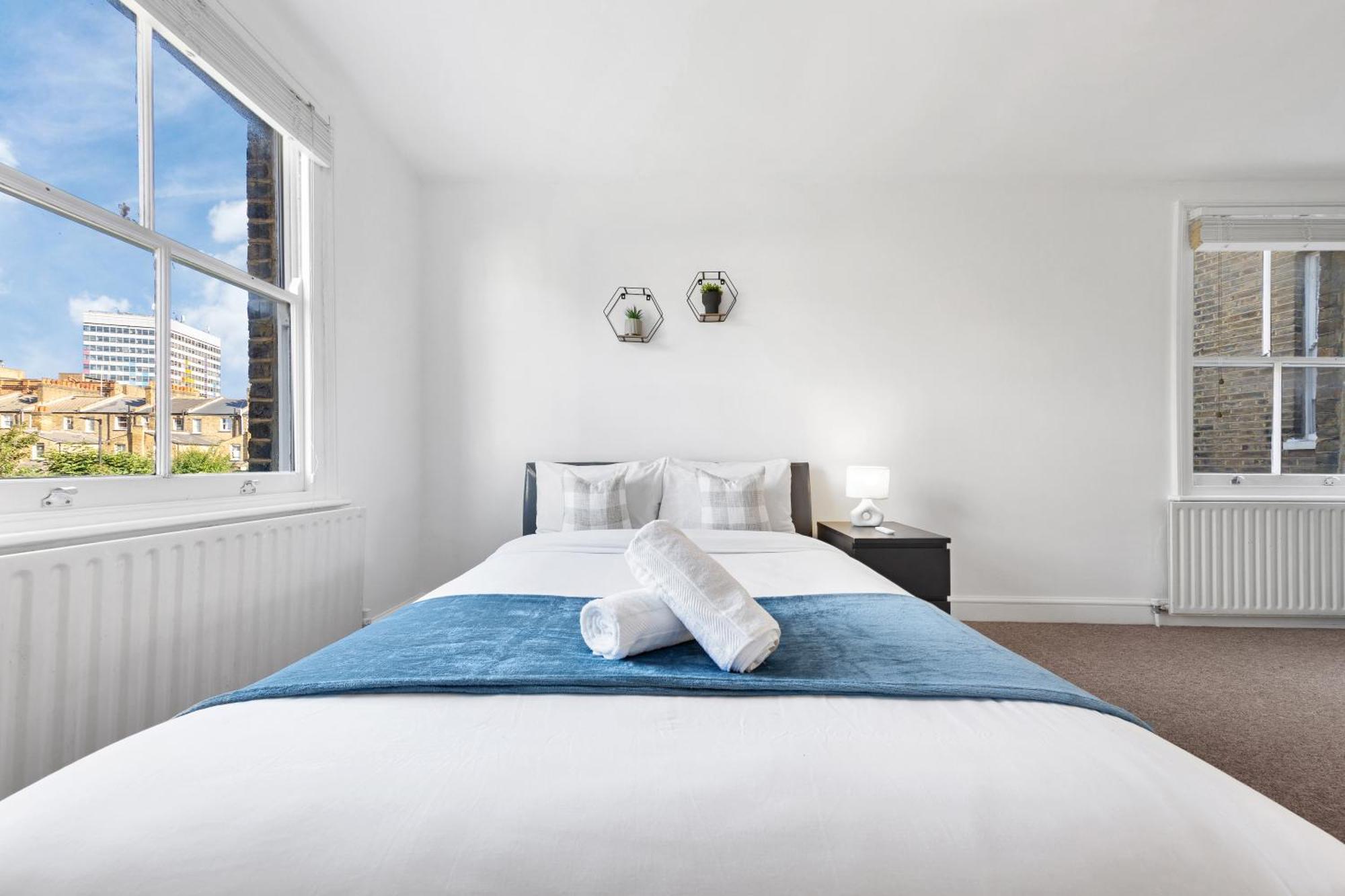 Luxury 4 Bedroom Flat With Stunning Shard View From Terrace In Central London! Next To Station, Sleeps 9 Exterior foto
