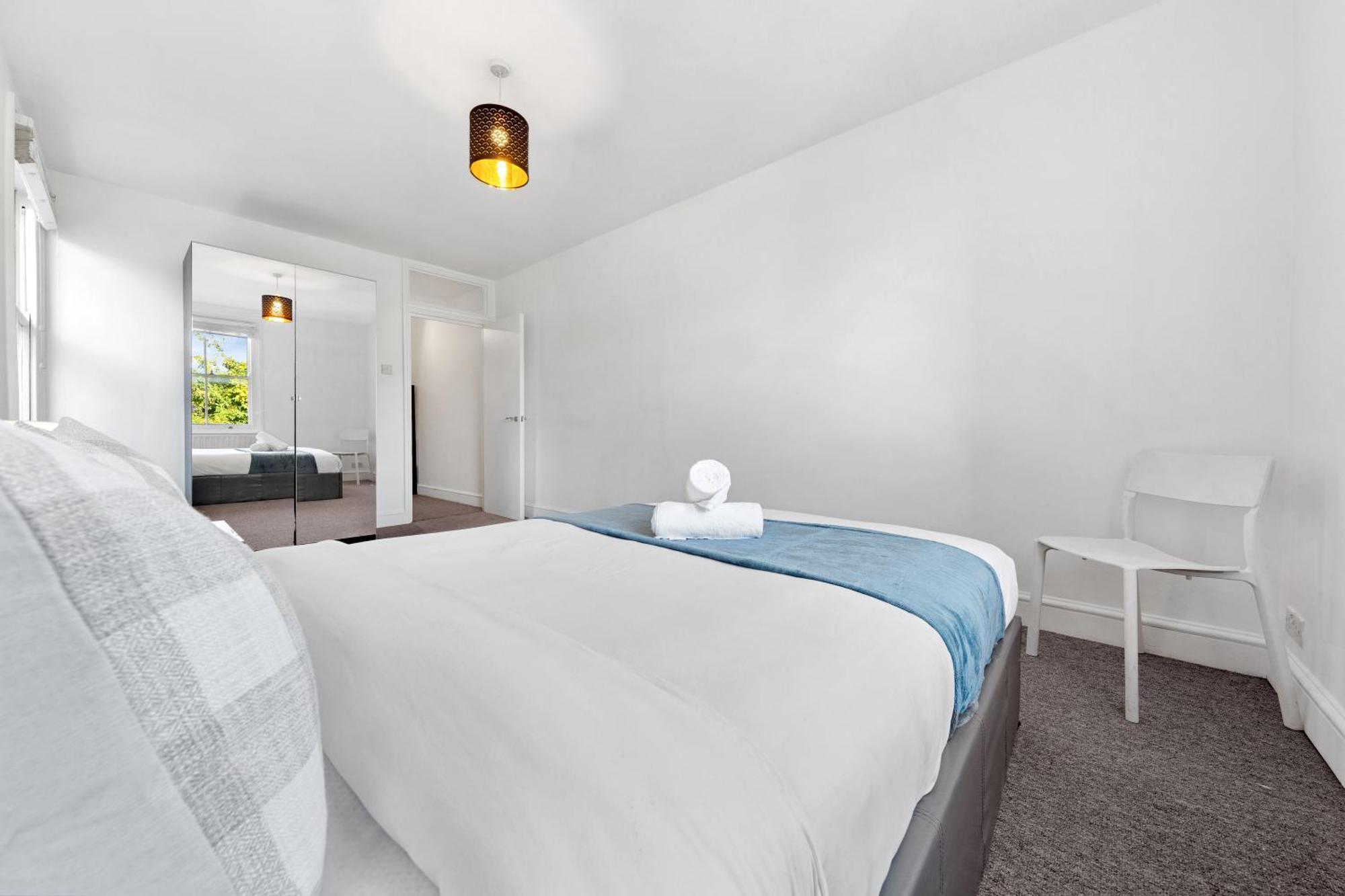 Luxury 4 Bedroom Flat With Stunning Shard View From Terrace In Central London! Next To Station, Sleeps 9 Exterior foto
