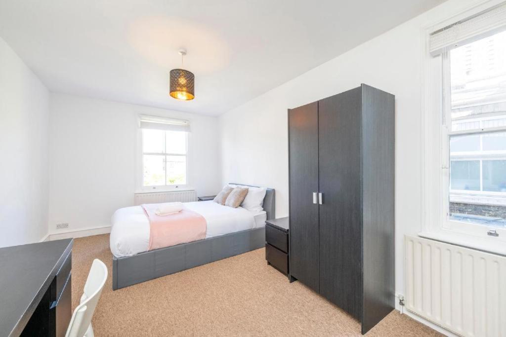 Luxury 4 Bedroom Flat With Stunning Shard View From Terrace In Central London! Next To Station, Sleeps 9 Habitación foto