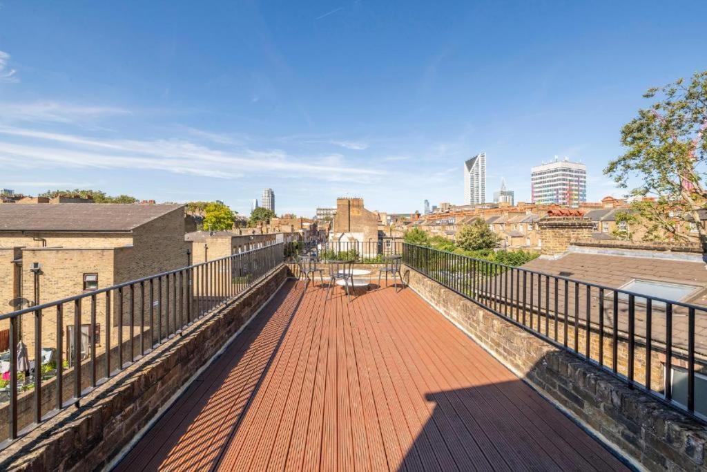 Luxury 4 Bedroom Flat With Stunning Shard View From Terrace In Central London! Next To Station, Sleeps 9 Habitación foto